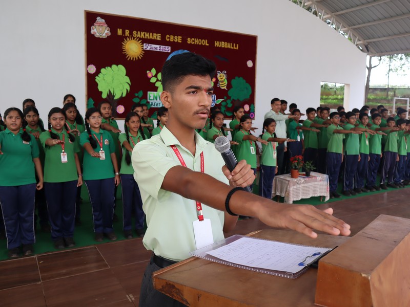One Step, One Sapling, One Earth: Beat Plastic Pollution 🌍🚯🌱
