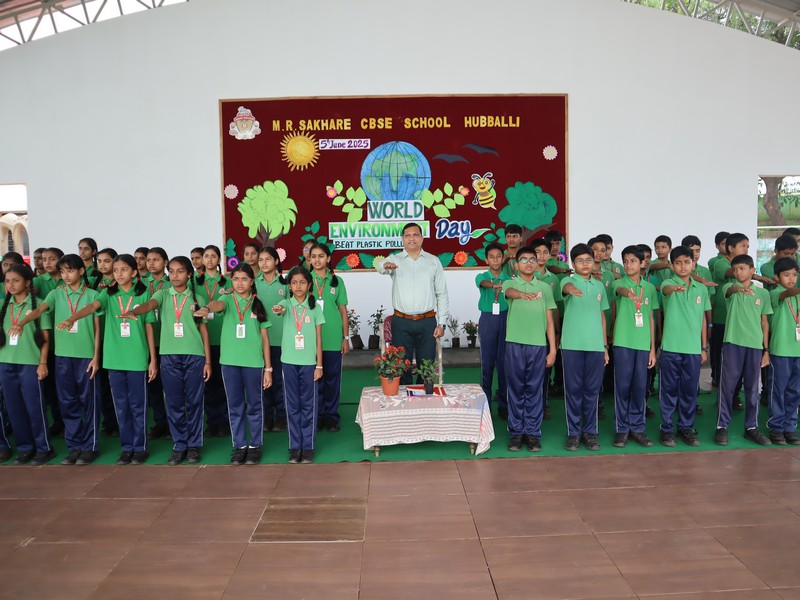 One Step, One Sapling, One Earth: Beat Plastic Pollution 🌍🚯🌱