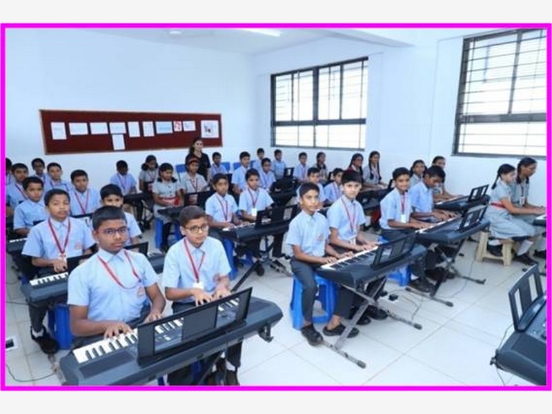 KLE M.R. Sakhare English Medium CBSE School, Music and Dance
