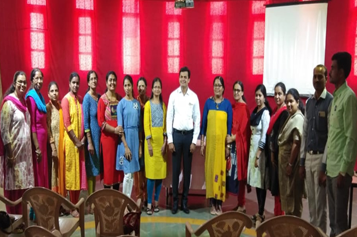 GK Workshop by Gray Cap Publications at KLE’s Eng Med School, Manjunathnagar, Hubballi.
